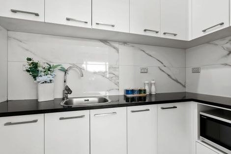 Photo of property in 16 Michael Bosher Way, Flat Bush, Auckland, 2019