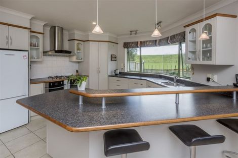 Photo of property in 28 Waipuna Grove, Levin, 5571