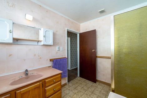 Photo of property in 13 Rembrandt Avenue, Tawa, Wellington, 5028