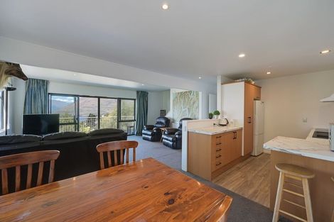 Photo of property in 30 Greenstone Place, Fernhill, Queenstown, 9300