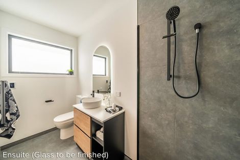 Photo of property in 47a Heretaunga Square, Silverstream, Upper Hutt, 5019