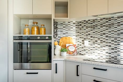 Photo of property in 112 Gayhurst Road, Dallington, Christchurch, 8061