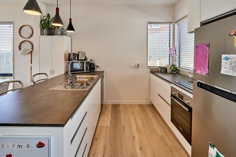 Photo of property in 15/6 Oswald Crescent, Paparangi, Wellington, 6037