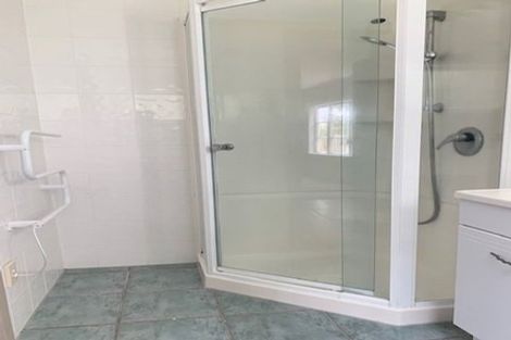 Photo of property in 11 Netherlands Avenue, Kelston, Auckland, 0602