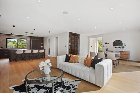 Photo of property in 28a Oliver Twist Avenue, Mellons Bay, Auckland, 2014