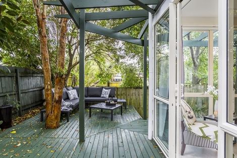 Photo of property in 18b Holiday Road, Stanmore Bay, Whangaparaoa, 0932