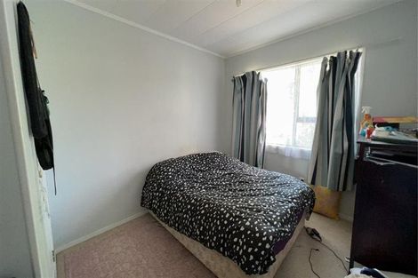 Photo of property in 32 Kopara Place, Clendon Park, Auckland, 2103