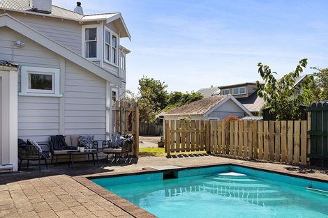 Photo of property in 68 Collins Street, Hawera, 4610