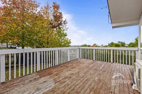 Photo of property in 17 Keegan Drive, Massey, Auckland, 0614