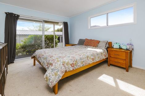 Photo of property in 2/56 Greenhaven Avenue, Opaheke, Papakura, 2113