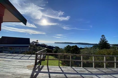 Photo of property in 21 Melandra Road, Stanmore Bay, Whangaparaoa, 0932