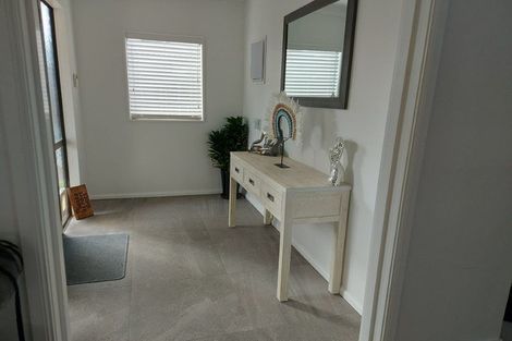 Photo of property in 2/436 Great South Road, Opaheke, Papakura, 2113