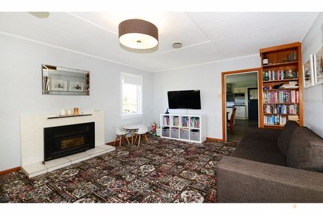 Photo of property in 15 Oxford Street, Waimate, 7924