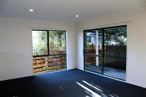 Photo of property in 95 Ennis Avenue, Pakuranga Heights, Auckland, 2010