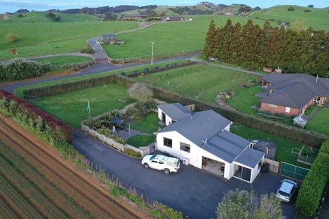 Photo of property in 72 Ruebe Road, Buckland, Pukekohe, 2677