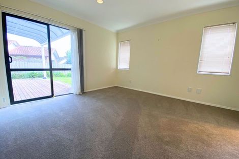 Photo of property in 18 Arlose Place, Westgate, Auckland, 0614