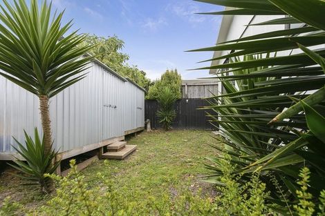 Photo of property in 1/26 Kamara Road, Glen Eden, Auckland, 0602