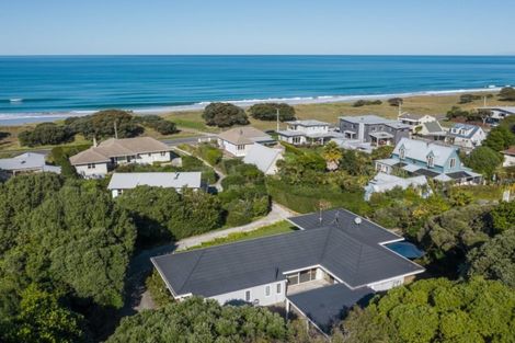 Photo of property in 43 Moana Road, Okitu, Gisborne, 4010