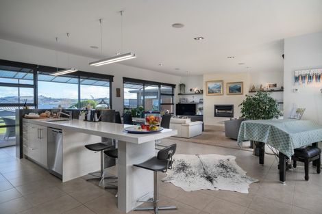 Photo of property in 9 Pukenamu Road, Rainbow Point, Taupo, 3330