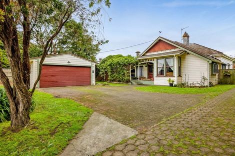 Photo of property in 237 South Road, Hawera, 4610