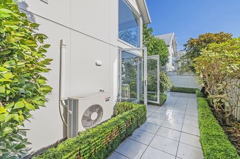 Photo of property in 4/1010 Colombo Street, St Albans, Christchurch, 8014