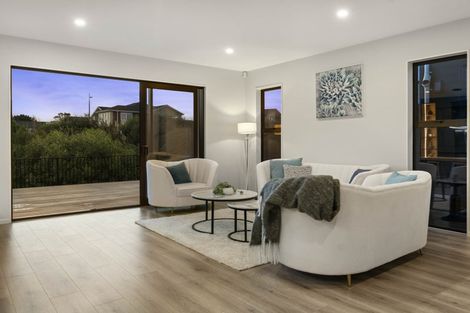 Photo of property in 17 Seagreen Avenue, Rosehill, Papakura, 2113