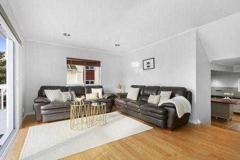 Photo of property in 2/9 Tawa Street, Tawa, Wellington, 5028