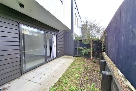 Photo of property in 10/47 Awaroa Road, Sunnyvale, Auckland, 0612