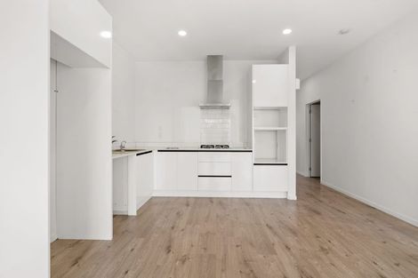 Photo of property in 6 Swamp Kauri Grove, Papakura, 2110