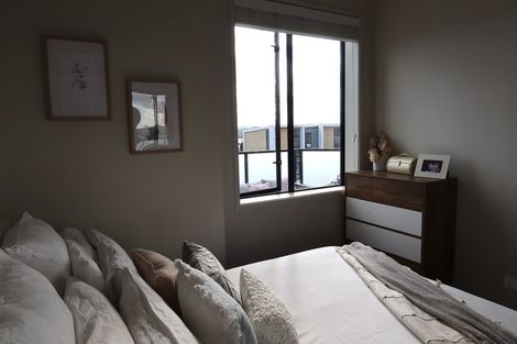 Photo of property in 3/22 Kerewhenua Crescent, Hobsonville, 0616