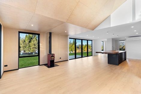 Photo of property in 10 Goldie Lane, Albert Town, Wanaka, 9305