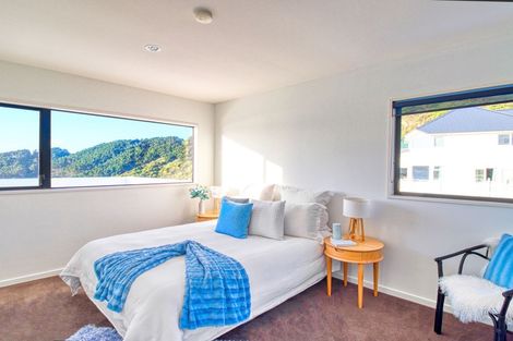 Photo of property in 20 Countess Close, Maupuia, Wellington, 6022