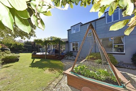 Photo of property in 7 Hannah Place, Redwood, Christchurch, 8051