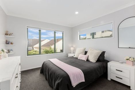 Photo of property in 12 Bowsprit Way, Whitby, Porirua, 5024