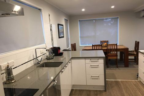 Photo of property in 1 Babington Place, Torbay, Auckland, 0630