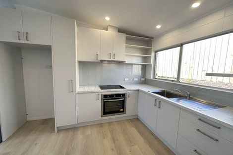 Photo of property in 2/6 Anne Road, Hillcrest, Auckland, 0627