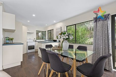 Photo of property in 72 Dowse Drive, Maungaraki, Lower Hutt, 5010