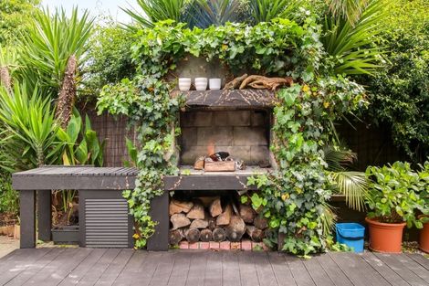 Photo of property in 1 Latham Street, Napier South, Napier, 4110