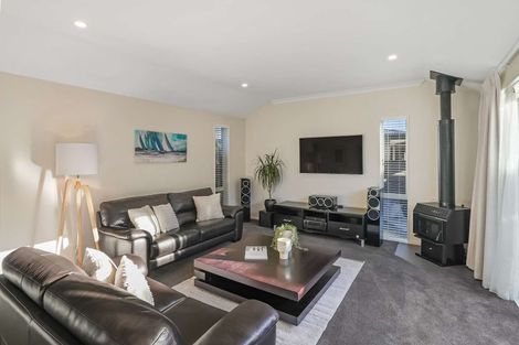 Photo of property in 48 Titirangi Crescent, Parklands, Christchurch, 8083