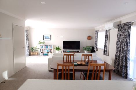 Photo of property in 23 Brindle Way, Newlands, Wellington, 6037