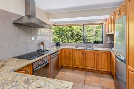 Photo of property in 43 Headcorn Place, Botany Downs, Auckland, 2010