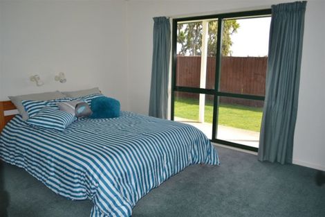 Photo of property in 33a Broadway Avenue, Waikuku Beach, 7473