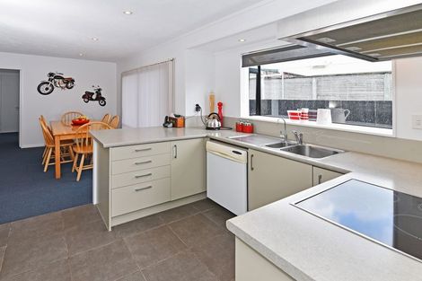 Photo of property in 29 Hadley Wood Drive, Wattle Downs, Auckland, 2103