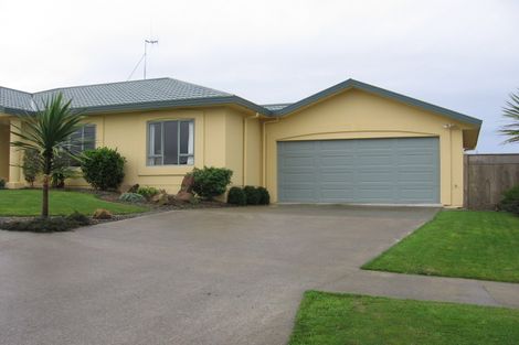 Photo of property in 1 Aspen Way, Kelvin Grove, Palmerston North, 4414