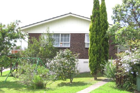 Photo of property in 1/5 Cezanne Place, New Lynn, Auckland, 0600