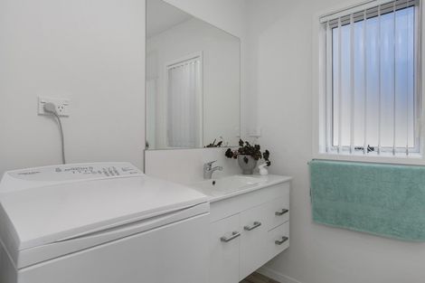 Photo of property in 11 Kamahi Crescent, Papamoa Beach, Papamoa, 3118