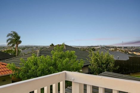 Photo of property in 24 Lane Cameron Place, Flat Bush, Auckland, 2019