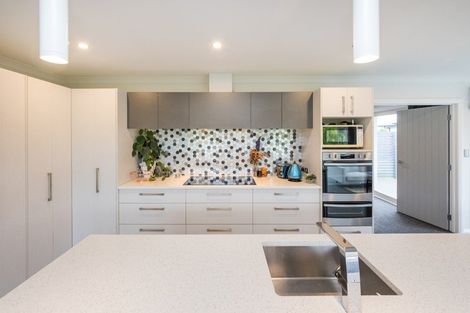 Photo of property in 10 Silicon Way, Fitzherbert, Palmerston North, 4410