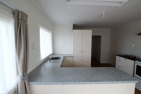 Photo of property in 519a East Coast Road, Murrays Bay, Auckland, 0630