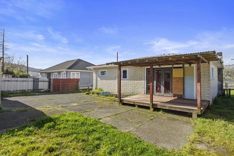 Photo of property in 147 Wainuiomata Road, Wainuiomata, Lower Hutt, 5014